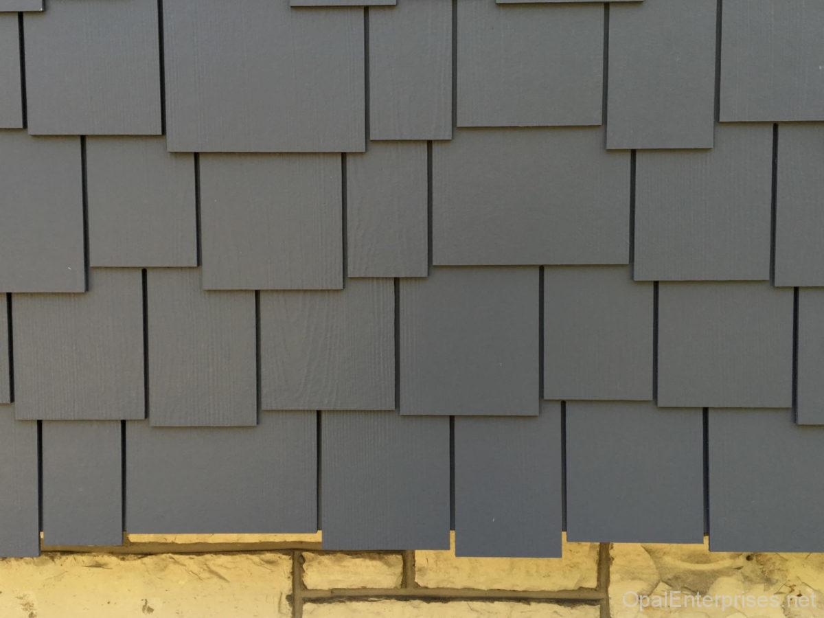 James Hardie Night Gray siding HardieShingle with staggered edge and Cedarmill texture