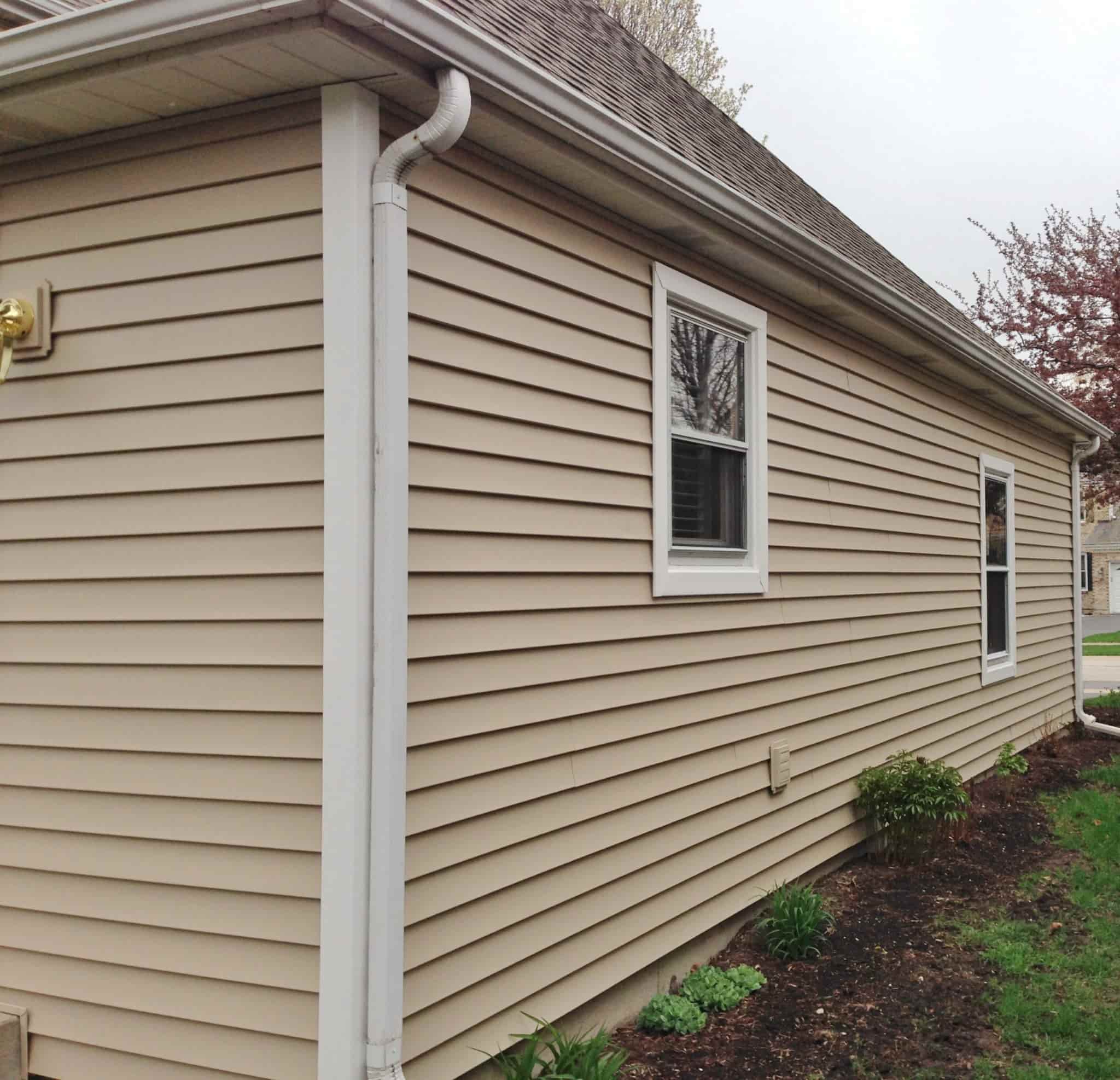 Alside Vintage Wicker D4 Centerlock Vinyl Siding & ProVia Signet Forest ...